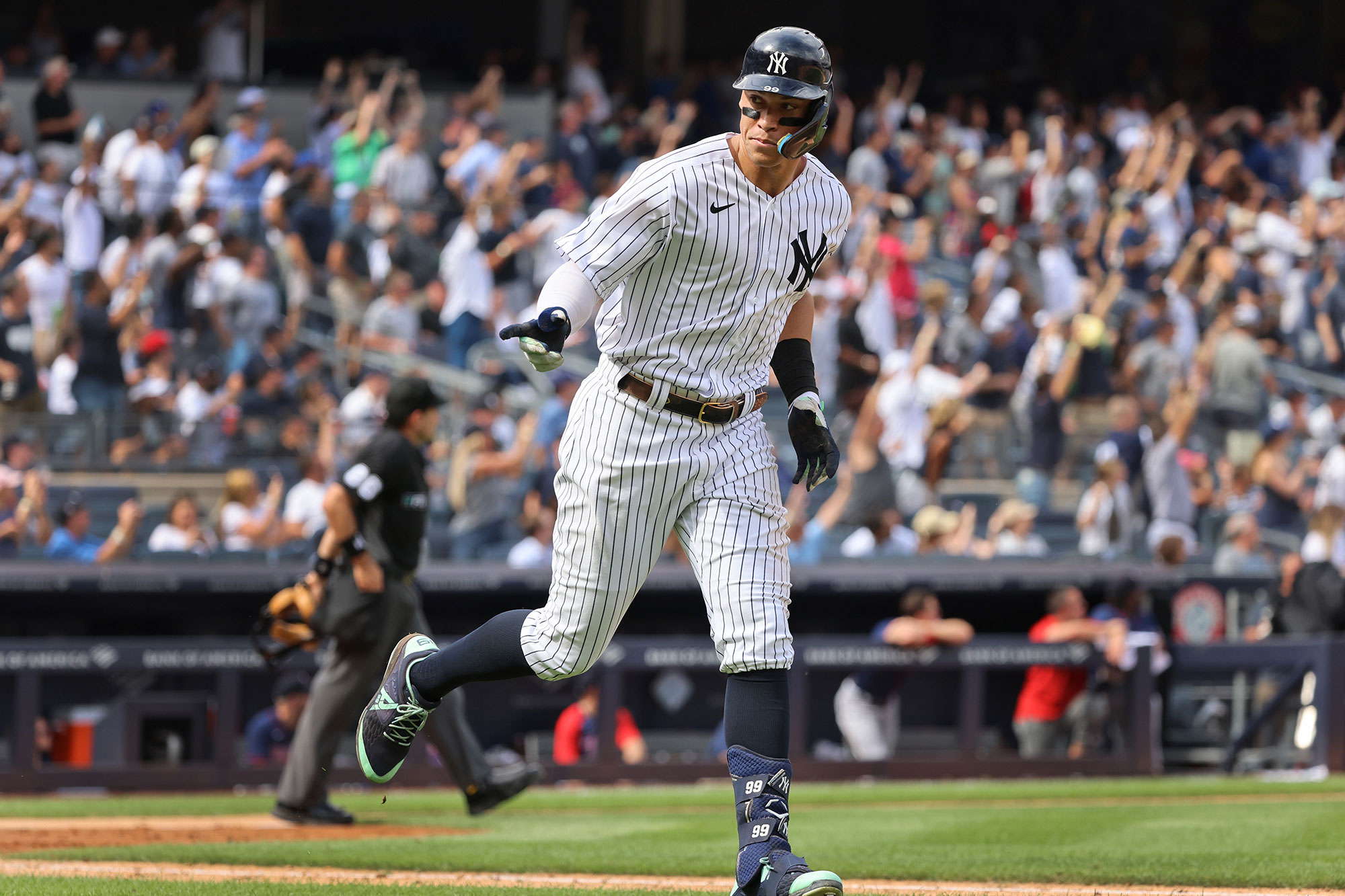 Aaron Judge's Three Homers Lead Yankees' Record-Setting 9-Homer Game Aaron Judge's Three Homers Lead Yankees' Record-Setting 9-Homer Game