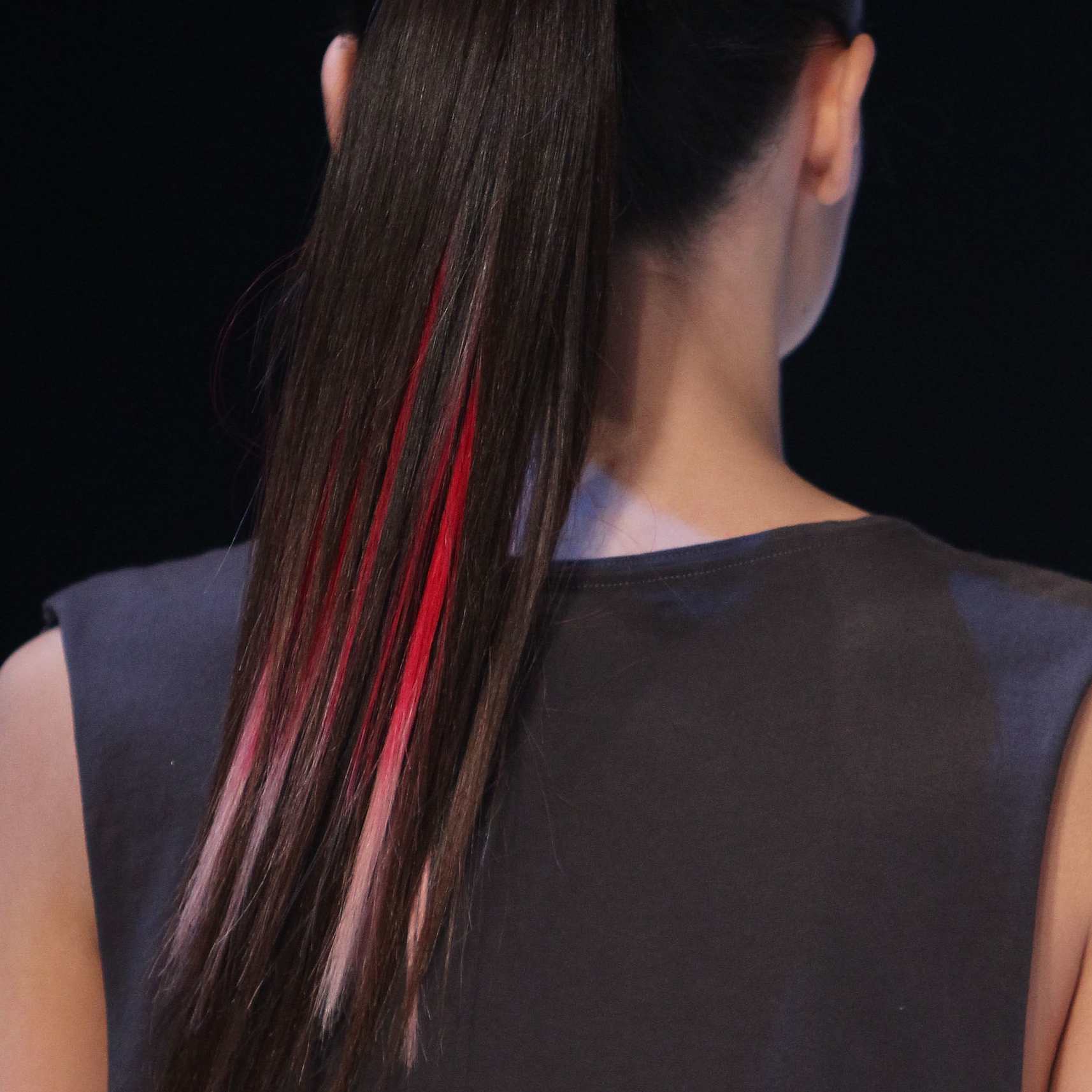 Ariana Grande's Dip-Dye Ponytail: A Stunning Swarovski Collaboration Ariana Grande's Dip-Dye Ponytail: A Stunning Swarovski Collaboration