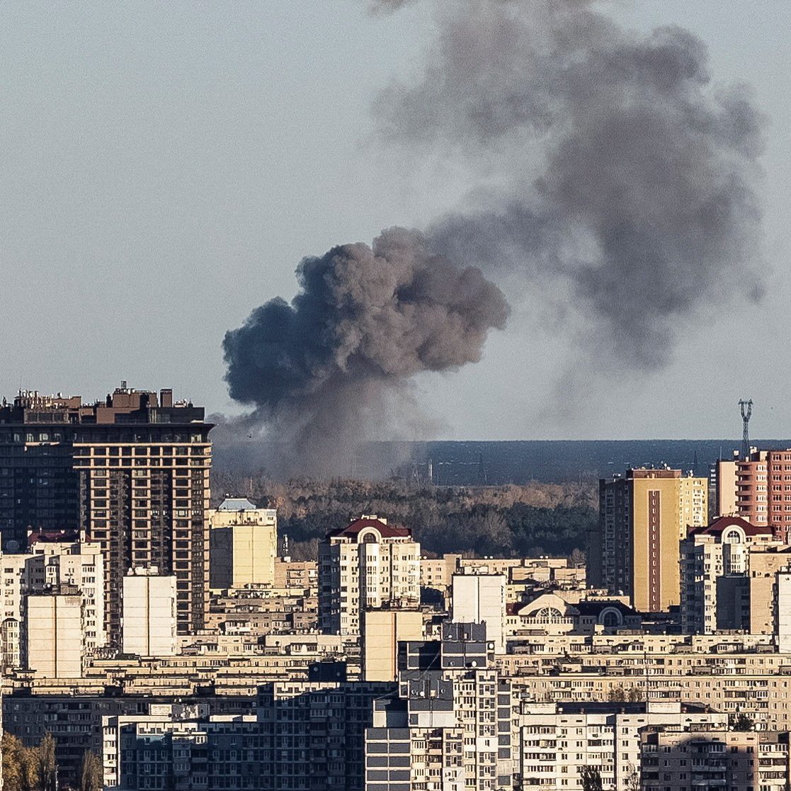 Russia's Renewed Offensive: Ukraine Faces Brutal Aerial Attack, US Pushes For Peace Russia's Renewed Offensive: Ukraine Faces Brutal Aerial Attack, US Pushes For Peace