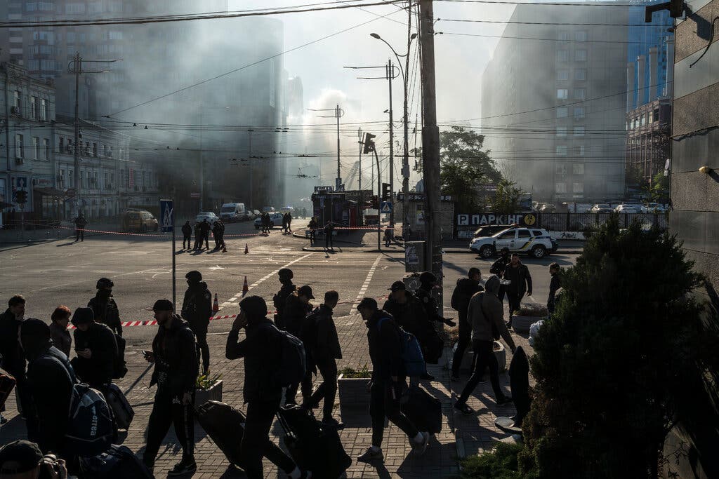 Ukraine Under Fire: Russia Launches Deadly Air Strikes As US Seeks Peace