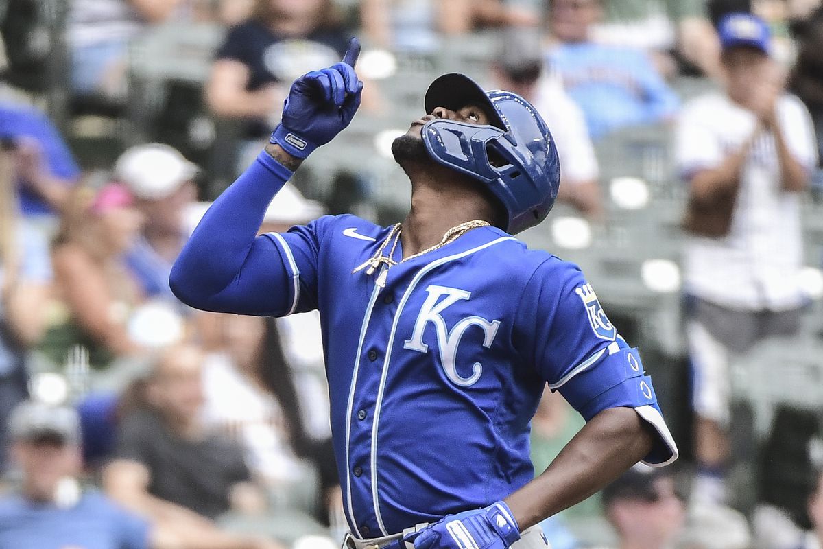 Walk-Off Bunt Sinks Royals In 11-Inning Loss To Brewers Walk-Off Bunt Sinks Royals In 11-Inning Loss To Brewers